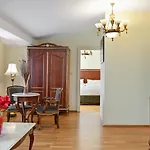Boutique Romanza Lejlighedshotel 4*