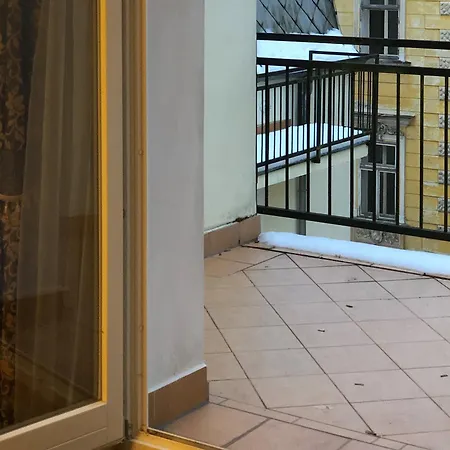 Romanza アパートホテル