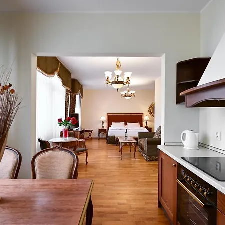 Romanza Aparthotel