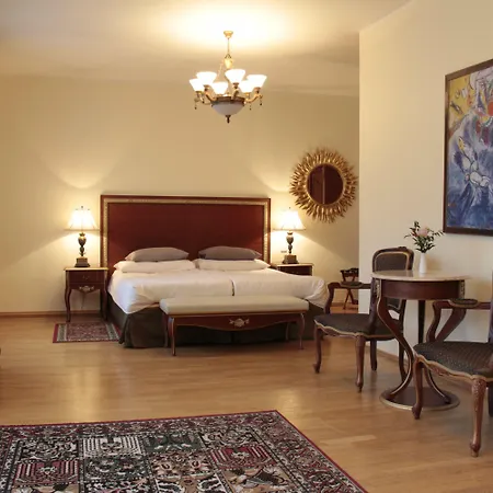 Boutique Romanza Aparthotel 4*
