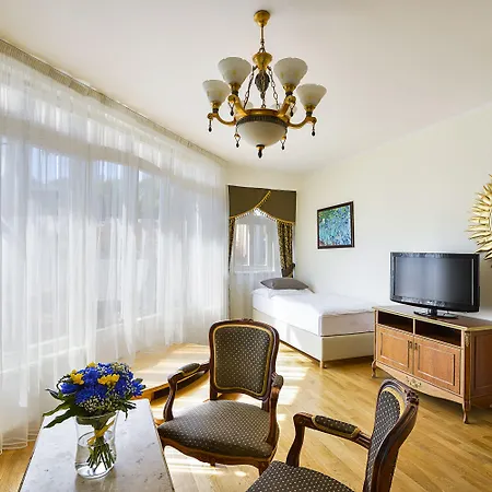 Boutique Romanza Aparthotel
