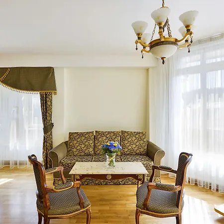 Boutique Romanza 4*