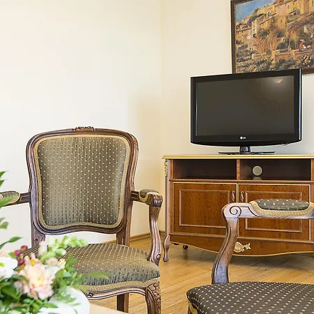 Romanza アパートホテル 4*