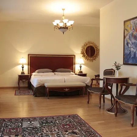 Romanza Aparthotel
