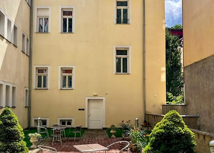 Lägenhetshotell Boutique Romanza 4*